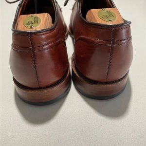 Allen Edmonds LaSalle 8.5D Dark Chili
With shoe trees